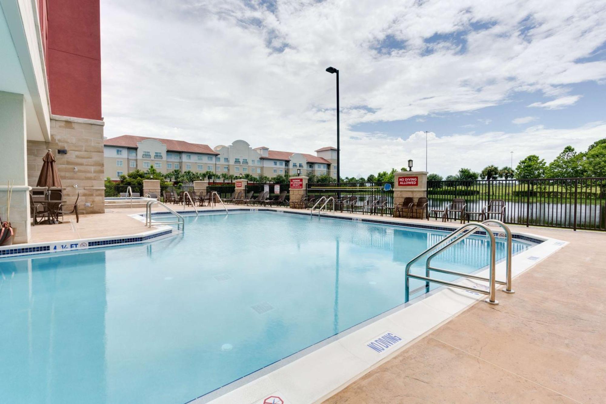 Drury Inn & Suites Fort Myers Airport Fgcu Exteriör bild